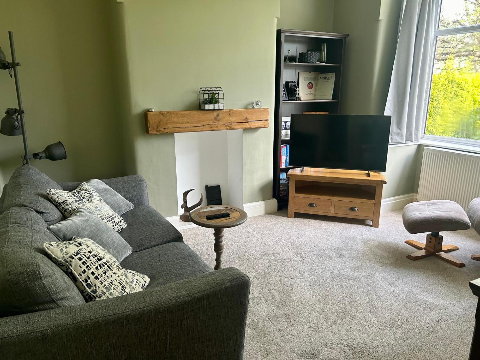 Lovely, Large Double Bedroom With Park View In Home Hazel Grove Kültér fotó